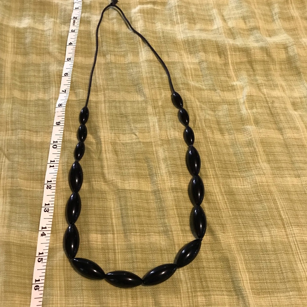 Black Oval beaded necklace